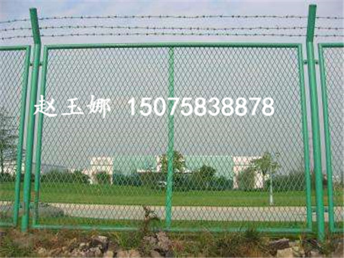 保稅區(qū)封關(guān)圍網(wǎng)（隔離網(wǎng)）建設(shè)，完善口岸設(shè)施